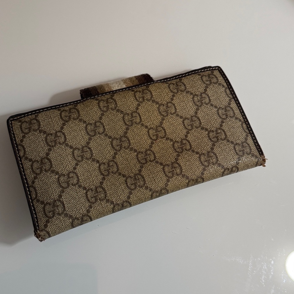 Gucci GG Monogram Long Wallet with Striped Flap Closure - Picture 2 of 8